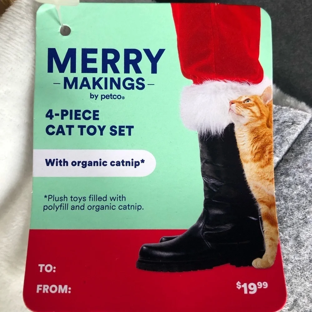 NWT 4 catnip toys Christmas Stocking Cat set​